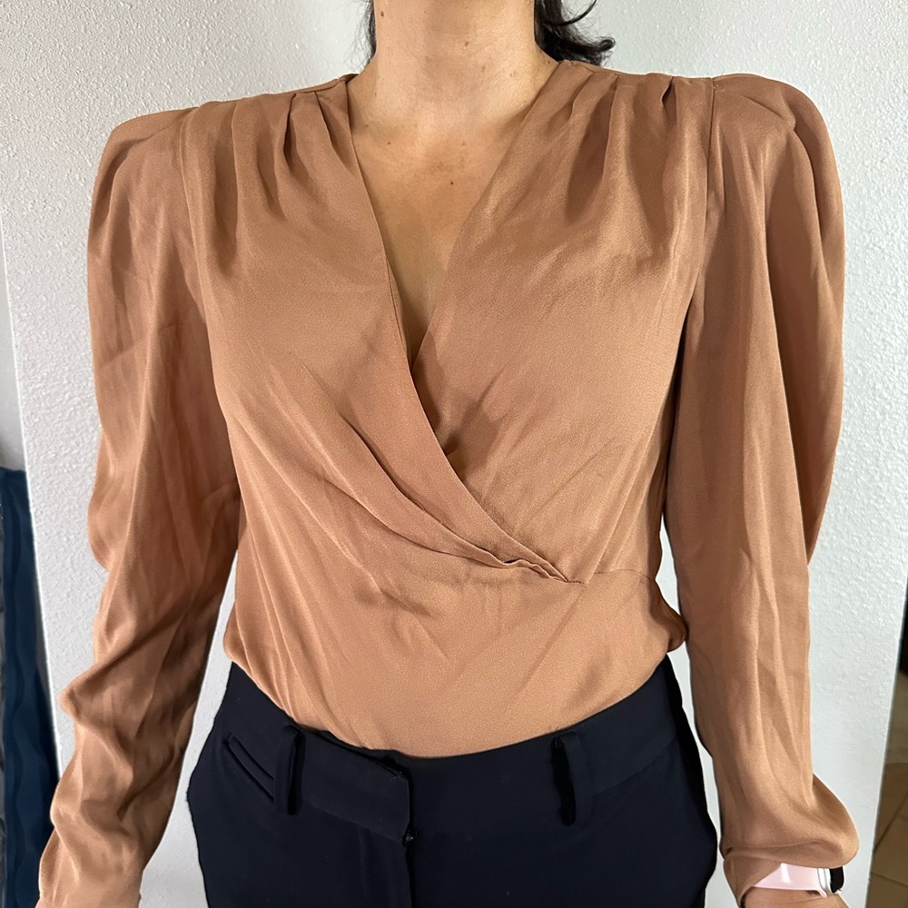 NWT Express Puff long Sleeve blouse Size small